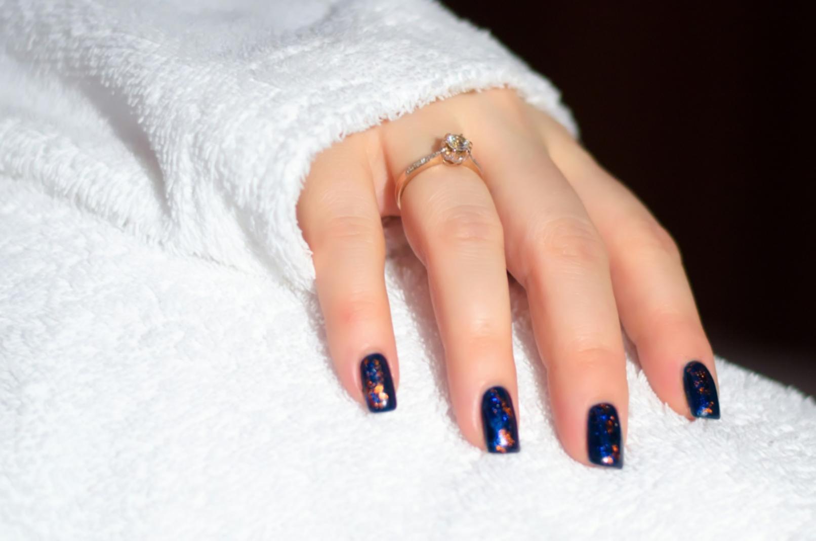Studenti durante le sessioni pratiche di nail styling